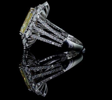 Ring - 14 karaat Witgoud - 5.39ct. tw. Geel Diamant (Fancy