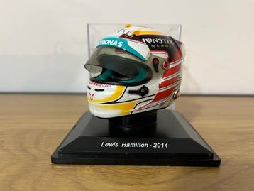 Spark 1:5 - Model raceauto - Wereldkampioen 2014 - Lewis