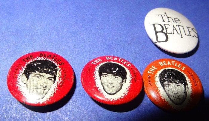 Beatles - Le lot de memorabilia des Beatles, 20 objets de, Cd's en Dvd's, Vinyl Singles