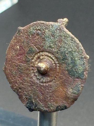 Oud-Romeins, Keizerrijk Brons Discoïde fibula met
