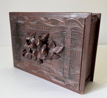 Zwarte Woud - Kabinet - Floraal gesneden - Hout - Sieraden, Antiek en Kunst