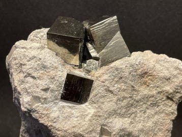 pyriet Kristallen op matrix - Hoogte: 100 mm - Breedte: 100, Verzamelen