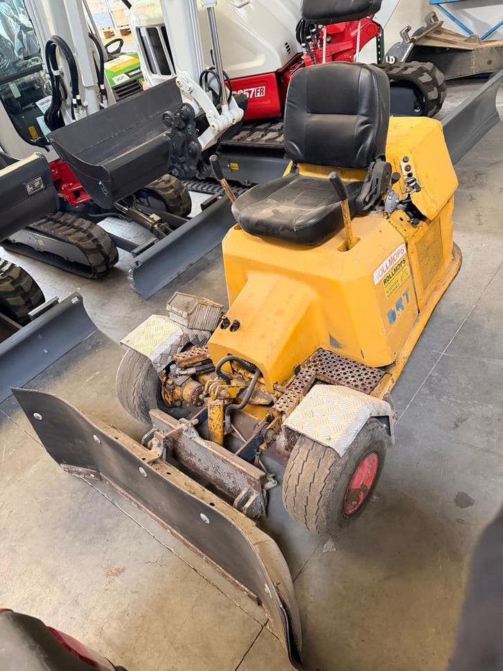 Te koop: Rolmops veegmachine, Articles professionnels, Machines & Construction | Grues & Excavatrices, Enlèvement