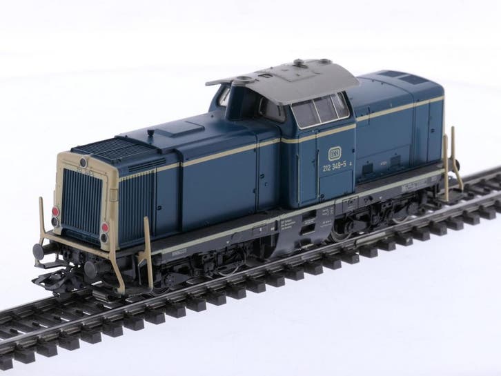 Schaal H0 Märklin 3147 diesellocomotief BR212 van de DB...., Hobby en Vrije tijd, Modeltreinen | H0, Wisselstroom, Locomotief
