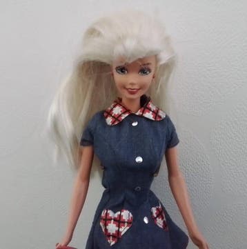 Mattel - Figuur - Two Denim girls and gentleman Ken -