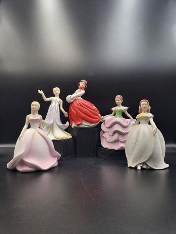 Lot de 5 figurines florales en porcelaine peinte à la main –, Antiek en Kunst