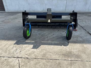 Veiling: Verticuteermachine Passend op Schranklader Giyi PR7, Articles professionnels, Agriculture | Outils, Ophalen