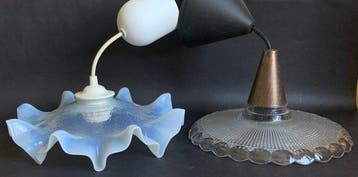 Lamp - Opaline, glas, metaal en kunststof - Twee vintage