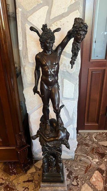 sculptuur, Perseo con la testa di Medusa - 109 cm - Brons