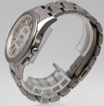 Citizen - Eco-Drive Radio-Controlled Solar Titanium Watch -, Nieuw