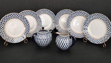 Lomonosov Imperial Porcelain Factory - Pattern: Cobalt Net