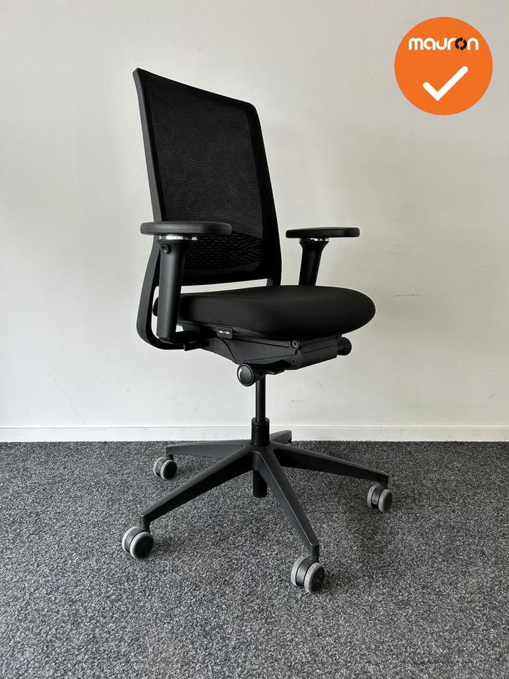 Gispen Zinn  - 4D Armleggers - Zwarte stoffering - Zwart voe, Articles professionnels, Aménagement de Bureau & Magasin | Mobilier de bureau & Aménagement