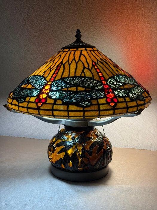 Tiffany stijl tafellamp DRAGONFLY AT SUNSET met 2, Antiquités & Art, Art | Objets design
