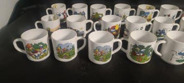 Collectie van memorabilia - Beker en Arcopal Smurfen, Antiek en Kunst