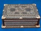 Cercueil - Coffret oriental à intarsies avec nacre – boîte