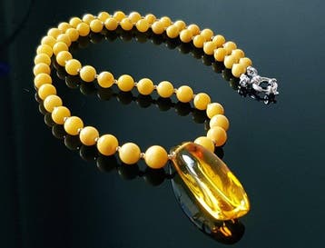 Ambre Collier en ambre naturel balte très rare avec