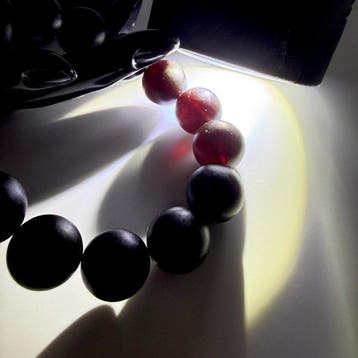 Bracelet perles dambre baltique en noir cerise 16 mm 34,1 g