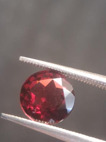 Natural Red Garnet - Rhodolite - 1.251 ct - round - unheated, Verzenden