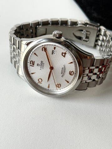 Tudor - 1926 - Homme - 2000-2010
