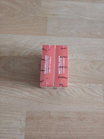 2025 Panini Emballage d’origine - 2 Pack - Excellent (EX), Collections, Autocollants