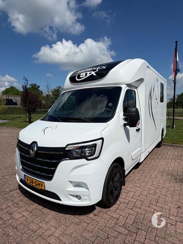 Prachtige STX paardencamionette uit 2022 met 51.000Km!, Dieren en Toebehoren, Ophalen, Zo goed als nieuw, Polyester, 2-paards trailer