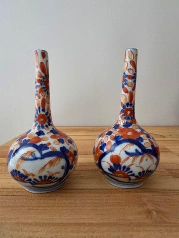 2 vazen soliflores - Porselein - Japan - Meiji periode, Antiek en Kunst