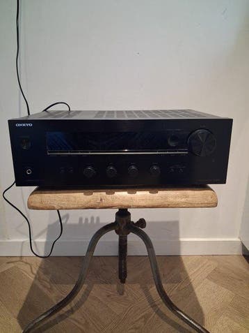 Onkyo - TX-8020 Solid state stereo receiver