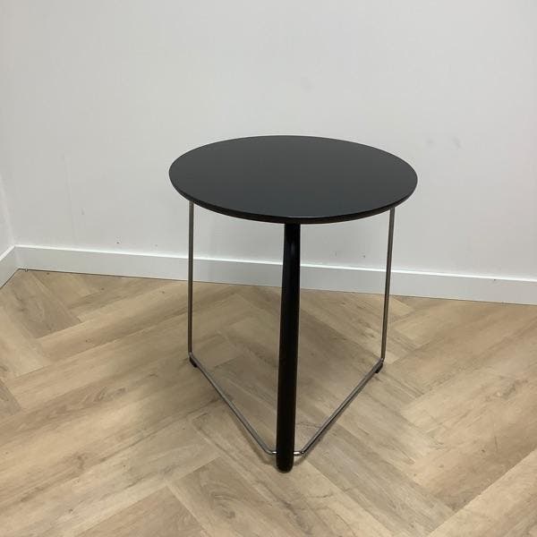 Design Thonet bijzettafel, (hxbxd) 64x55x55cm, donker bruin, Huis en Inrichting, Tafels | Salontafels, Gebruikt