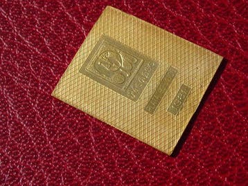 Italië. Pablo Picasso 24 carat gold finished over silver