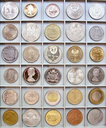 Wereld. 30 Different Nice Quality Coins | 1945-2021 | Exotic, Postzegels en Munten