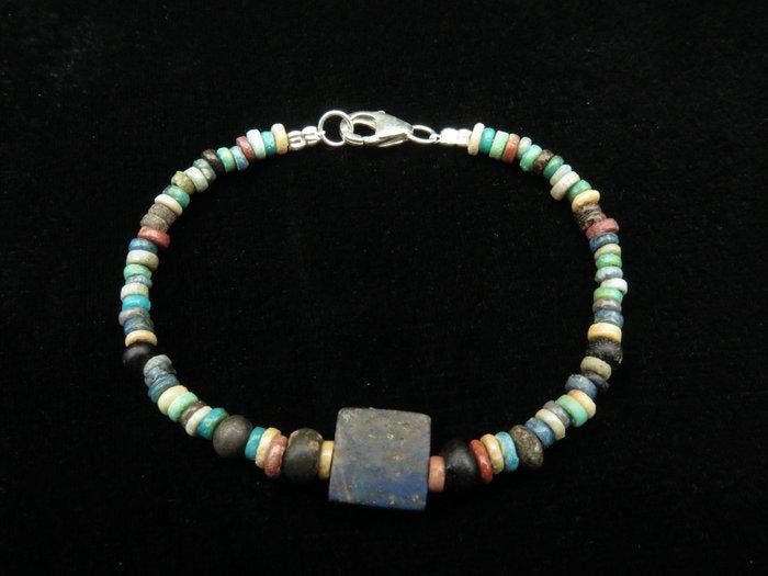 Oud-Egyptisch Armband gemaakt van glazen en faience-mummie, Bijoux, Sacs & Beauté, Bijoux anciens