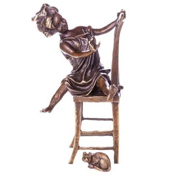 Figuur - Bronzefigur „Mädchen auf Stuhl mit Katze“ – ca. 22