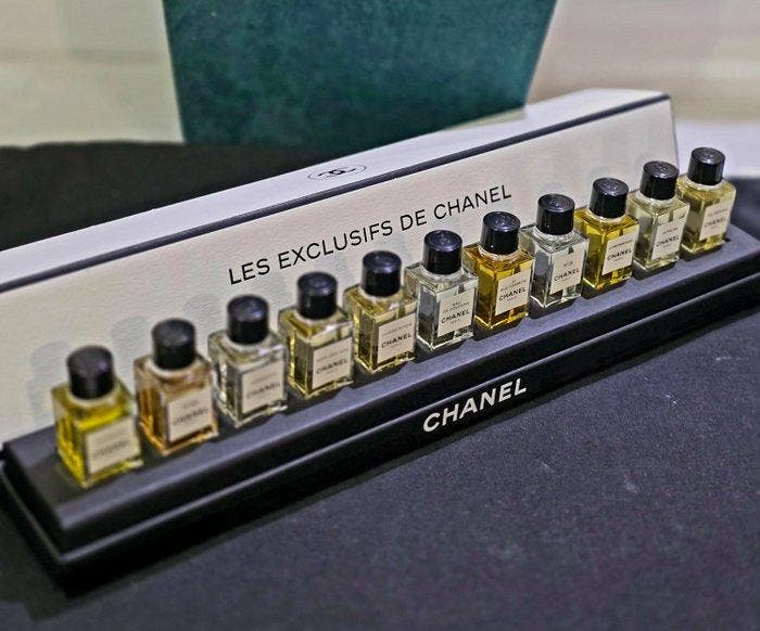 Chanel - Parfumfles - Chanel Les Exclusifs — box met, Antiquités & Art, Curiosités & Brocante