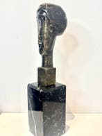 sculptuur, Woman bronze sculpture - after Modigliani - 25 cm