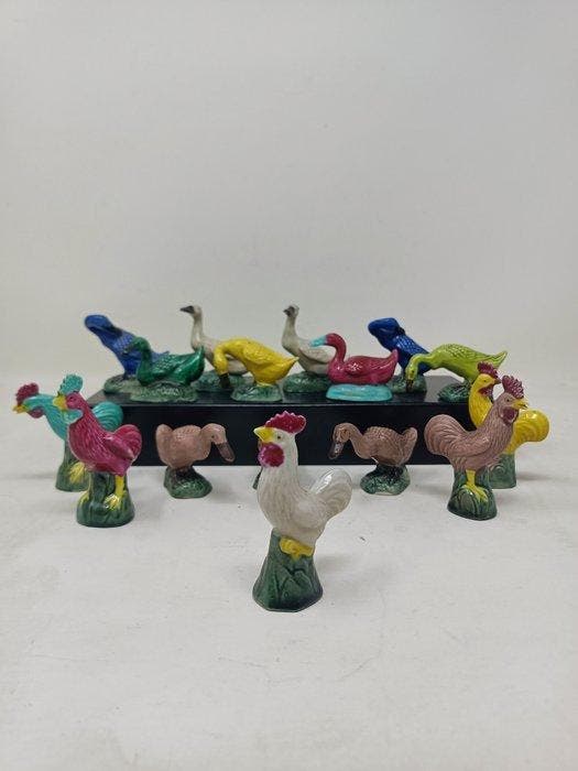 Figuur - Porselein, Emaille - China (Zonder minimumprijs), Antiquités & Art, Antiquités | Autres Antiquités