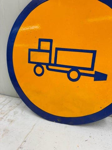 Vintage vrachtwagen verkeersbord – rond metalen bord –