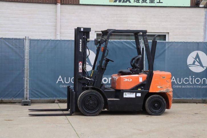 Veiling: Heftruck Doosan 30 Diesel 3000kg, Zakelijke goederen, Machines en Bouw | Heftrucks en Intern transport, Ophalen