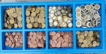 Euromunten in kunststof lade met deksel (zie omschrijving), Verzenden