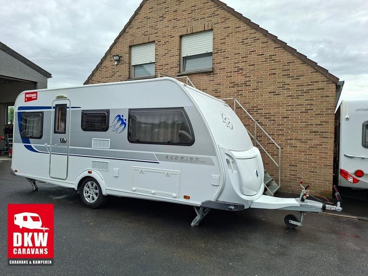 KNAUS Südwind 500 EU, Caravans en Kamperen, Caravans, 1250 - 1500 kg, Gascomfoor, Hordeur, Kachel, Koelkast, Lichtmetalen velgen
