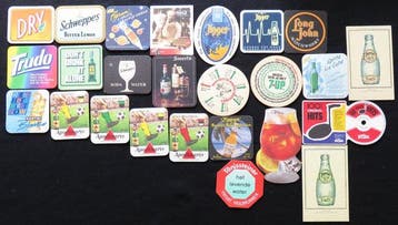 73 Diverse viltjes en 51 bierviltjes uit het Verenigd