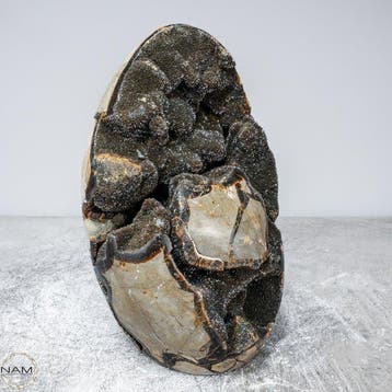 Natuurlijke septarische druse met calcietkristallen - Van de