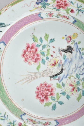 Wasbak - Een Chinese famille rose-schotel / kom versierd met