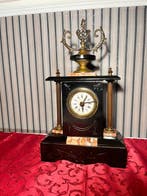 Pendule de cheminée - Antique Marbre et bronze - 1920-1930 -