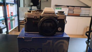 Olympus OM10 35mm SLR Kit - Zuiko 50mm f/1.8 Lens,