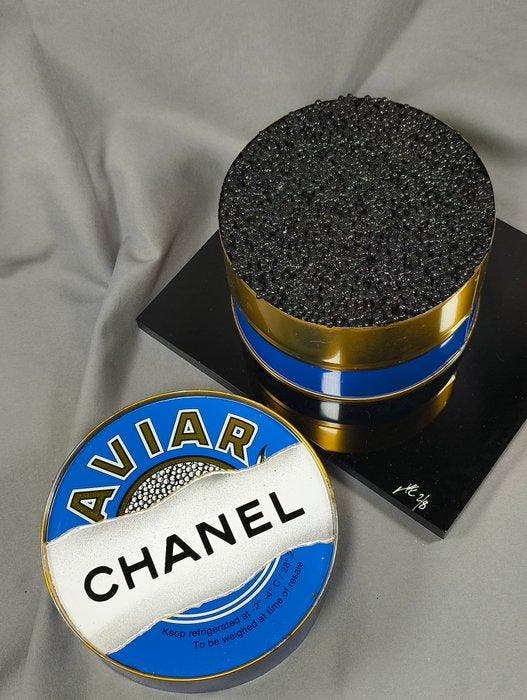 XTC Artist - Caviar x Chanel white, Antiquités & Art, Art | Objets design