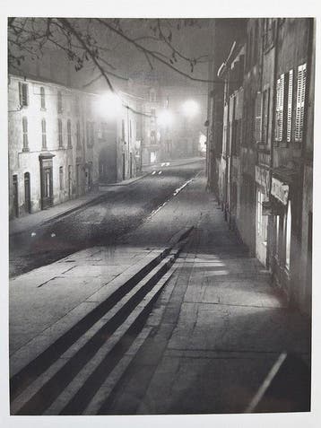 André Kertész (1894–1985) - Une rue du quartier St-Jean,