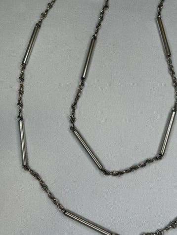 Sans prix de réserve - Chaîne Argent - Lien vers un bar Art