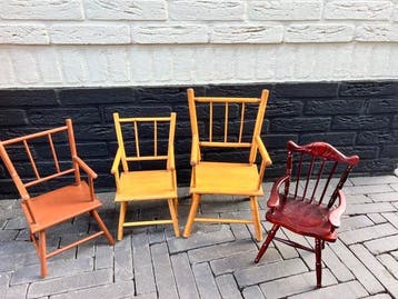 merkloos - Speelgoed Houten poppenstoeltjes 4 verschillende