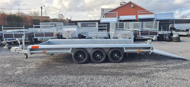 Machinetransporter 400×180 3500 Kg Tridem Direct leverbaar!, Autos : Divers, Remorques, Enlèvement