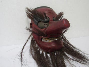 Japanse houten Tengu-masker – traditioneel